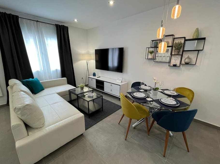 Xxi E Morales & Arnal Apartment