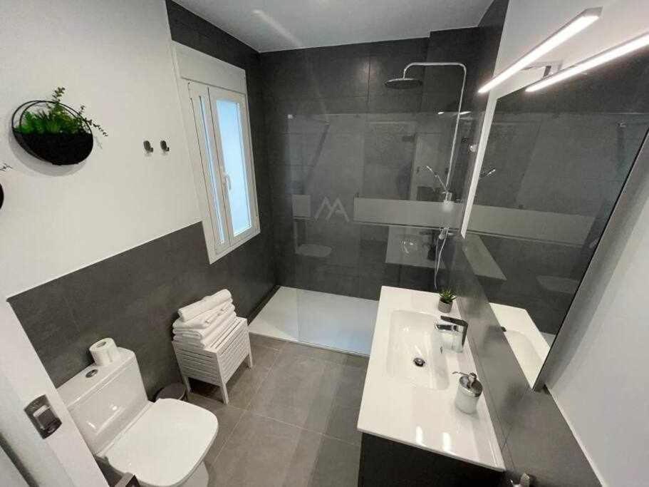 Xxi E Morales & Arnal Apartment
