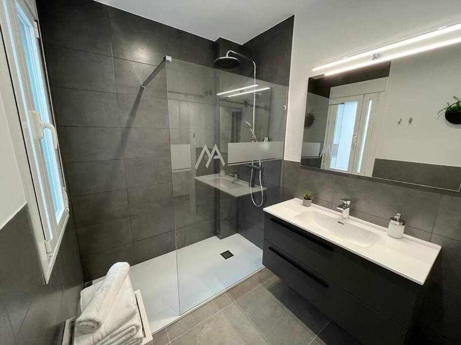 Xxi E Morales & Arnal Apartment *